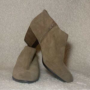 Luck Brand Brown Booties Size 8
